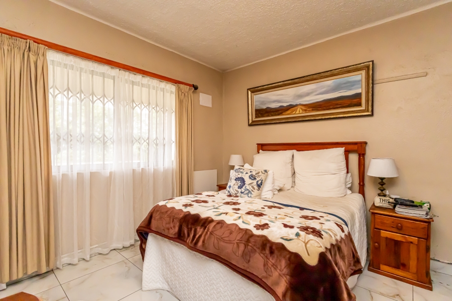 2 Bedroom Property for Sale in Sea Point Western Cape